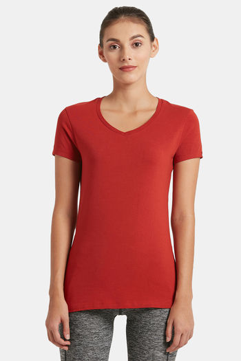 Buy Jockey Relaxed T Shirt Red Wood at Rs.579 online Activewear online